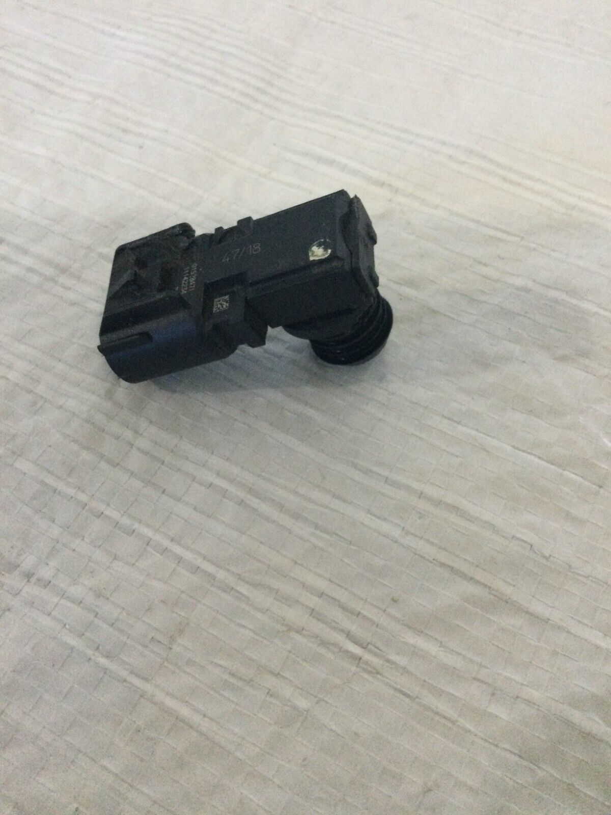 2018 Ford Taurus Power Brake Booster Vacuum Sensor  DE93-2C444-BA OEM