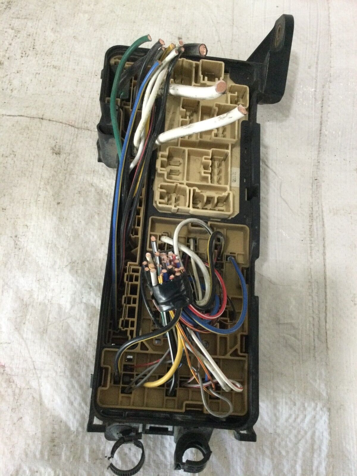2003 Toyota Highlander Engine Fuse Box OEM