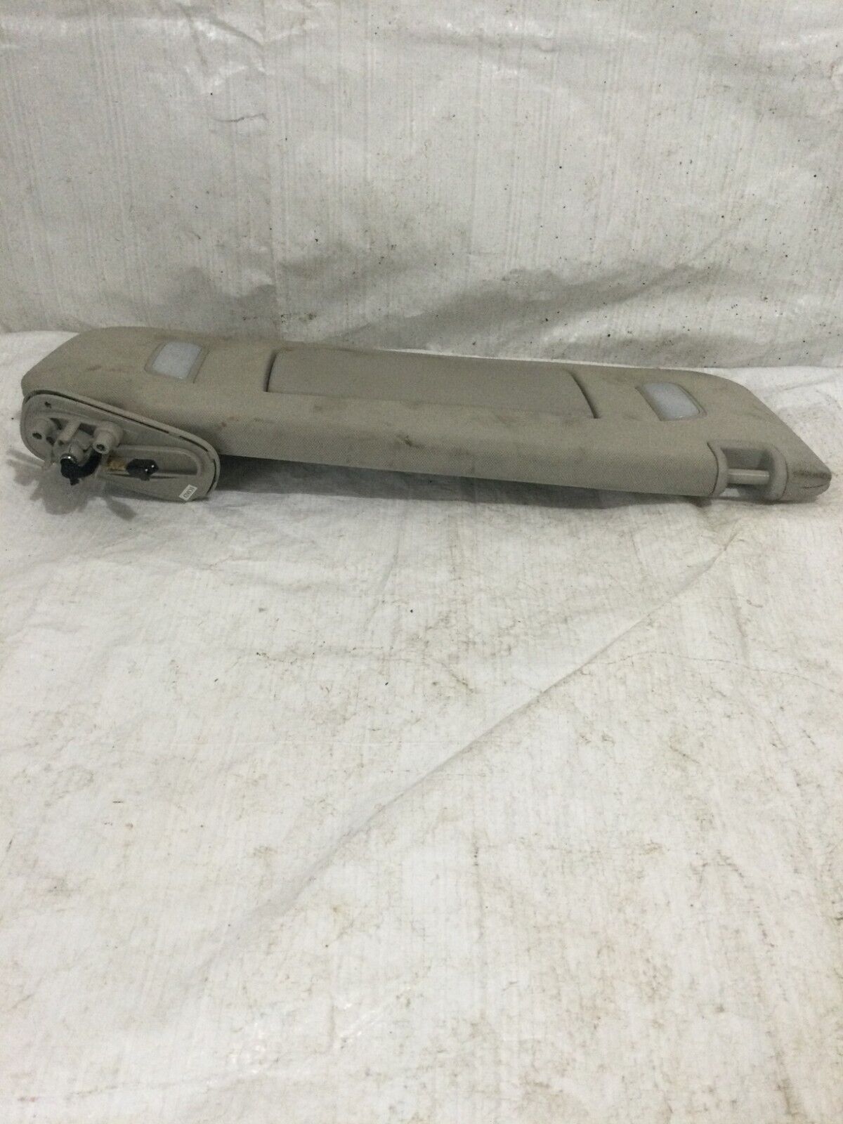2007 Cadillac Escalade Right Passenger   Sun Visor  Illumination  OEM