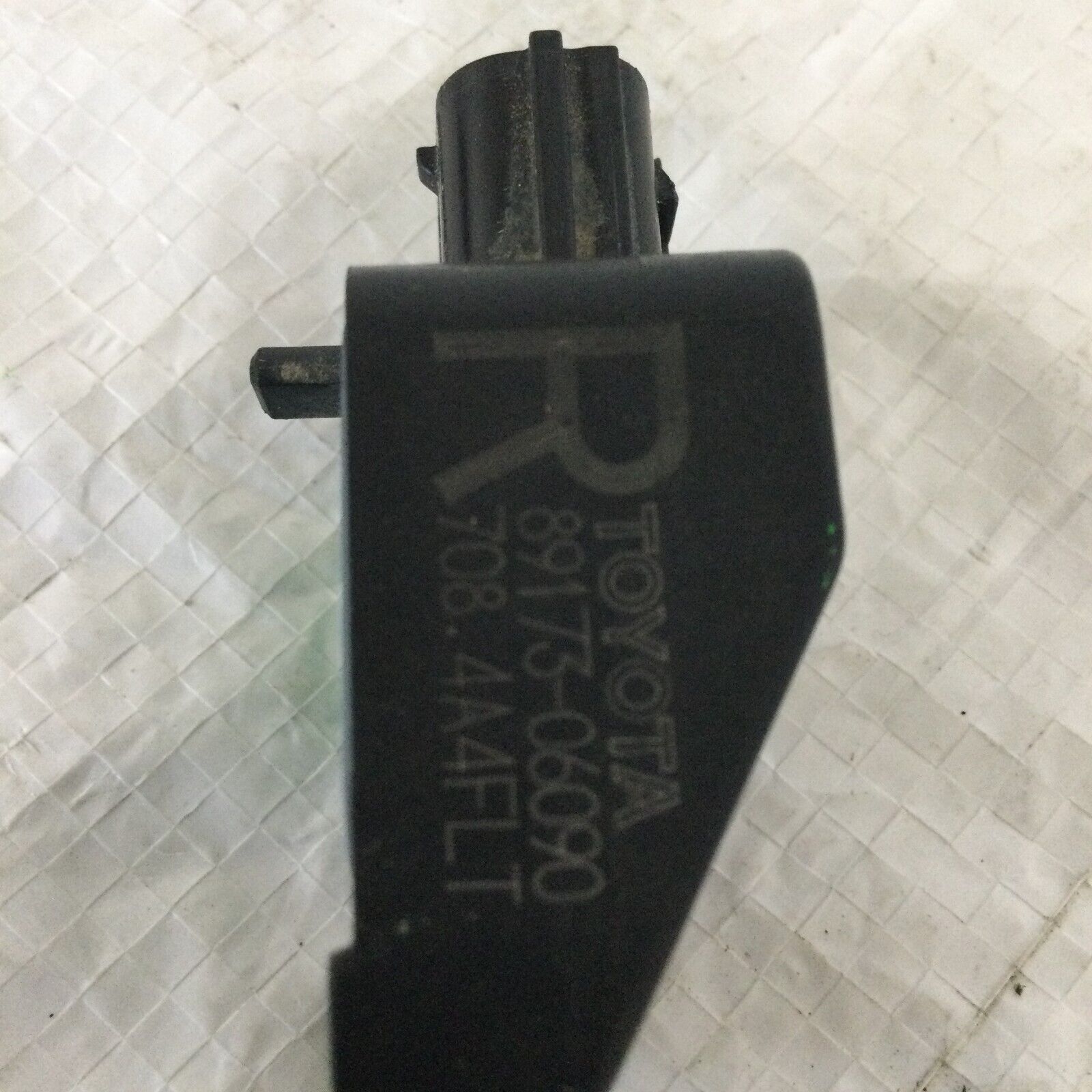 2007-2009 Toyota Camry Front Crash Impact Sensor Module 89173-06090 OEM LH