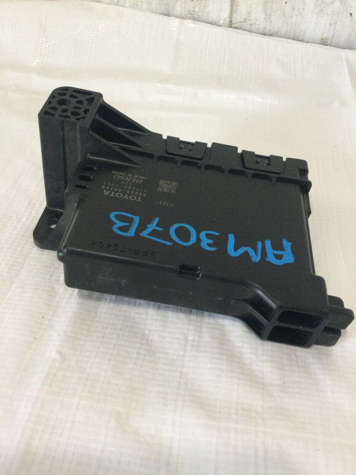2018 Toyota RAV4 Air Amplifier Controler  Module 88650-42760 OEM