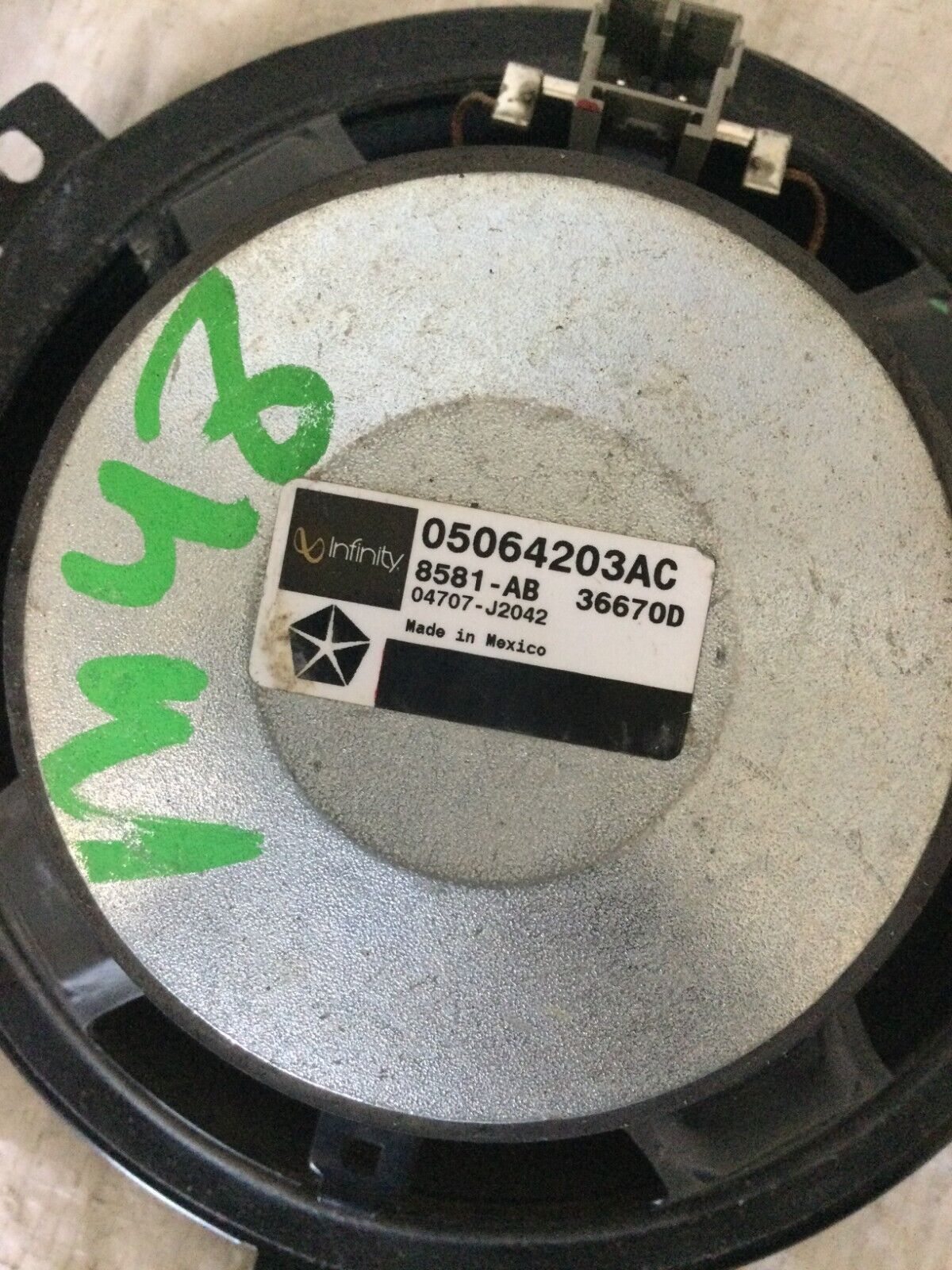 2007 Dodge Nitro Audio infinity OEM Door Speaker 05064203AC