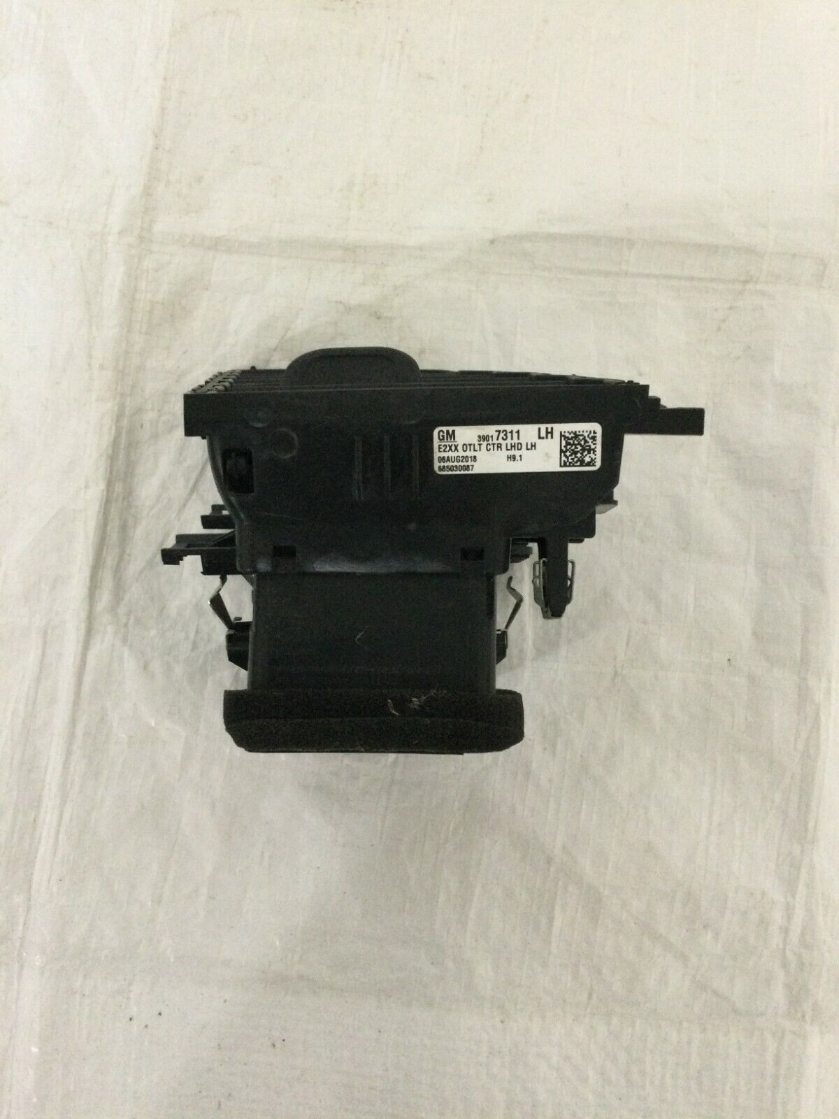 2018-2020 Buick Regal Preferred II Dash Left Center Air Vent OEM 39017311