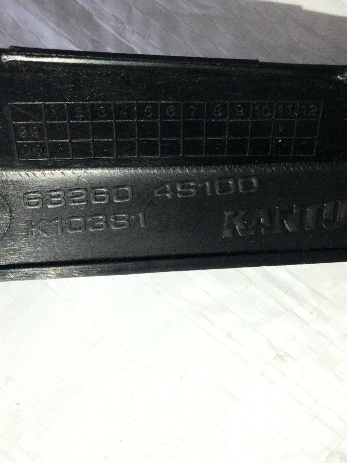 2001-2004 Nissan Xterra Dash Radio Bezel Trim 68260 45100 OEM