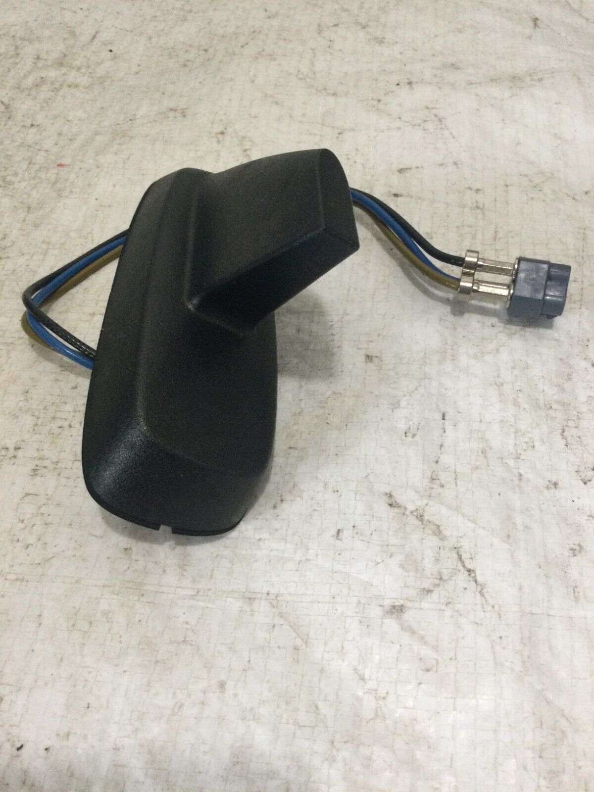 2007-2009 Escalade Roof Mounted Antenna 15837119 OEM