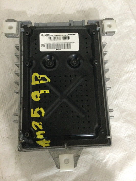 2008 GMC Yukon Amplifier Radio Receiver OEM 15186661
