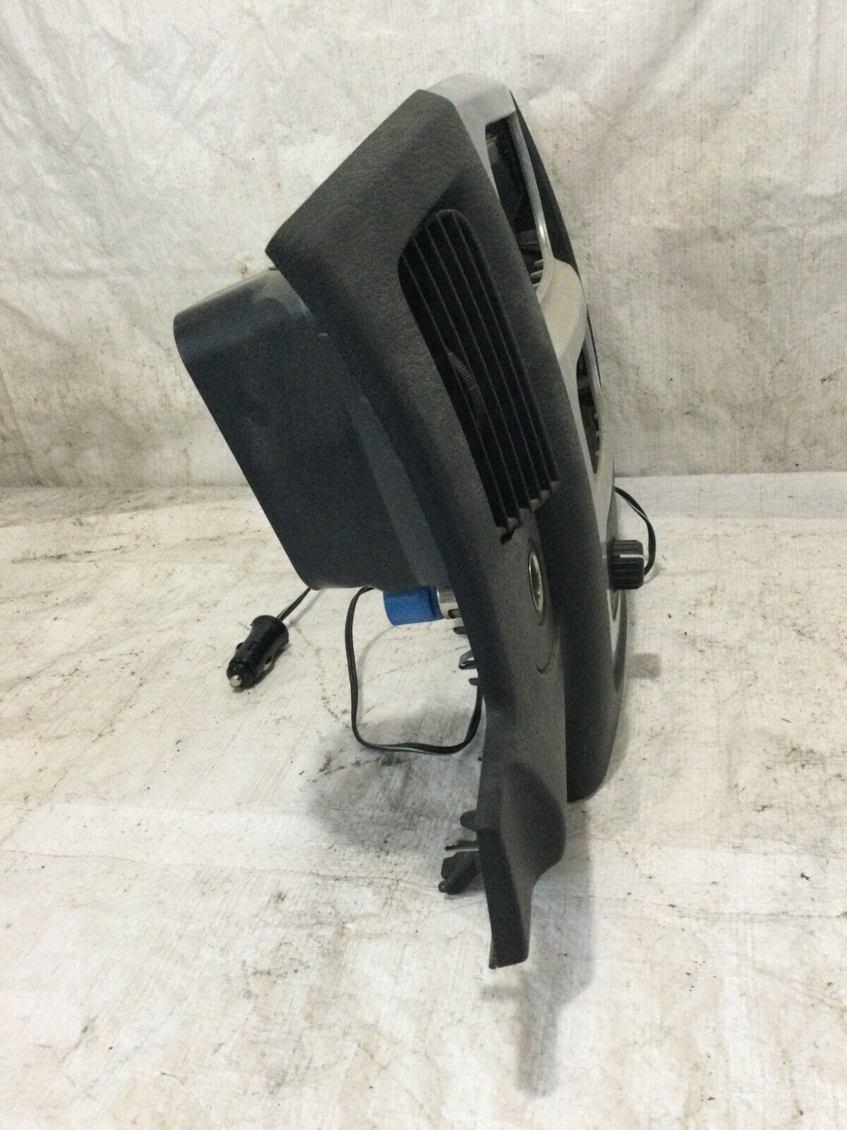 2002-2005 Dodge Ram 1500 2500 3500 Radio Dash Trim Bezel with Vents OEM