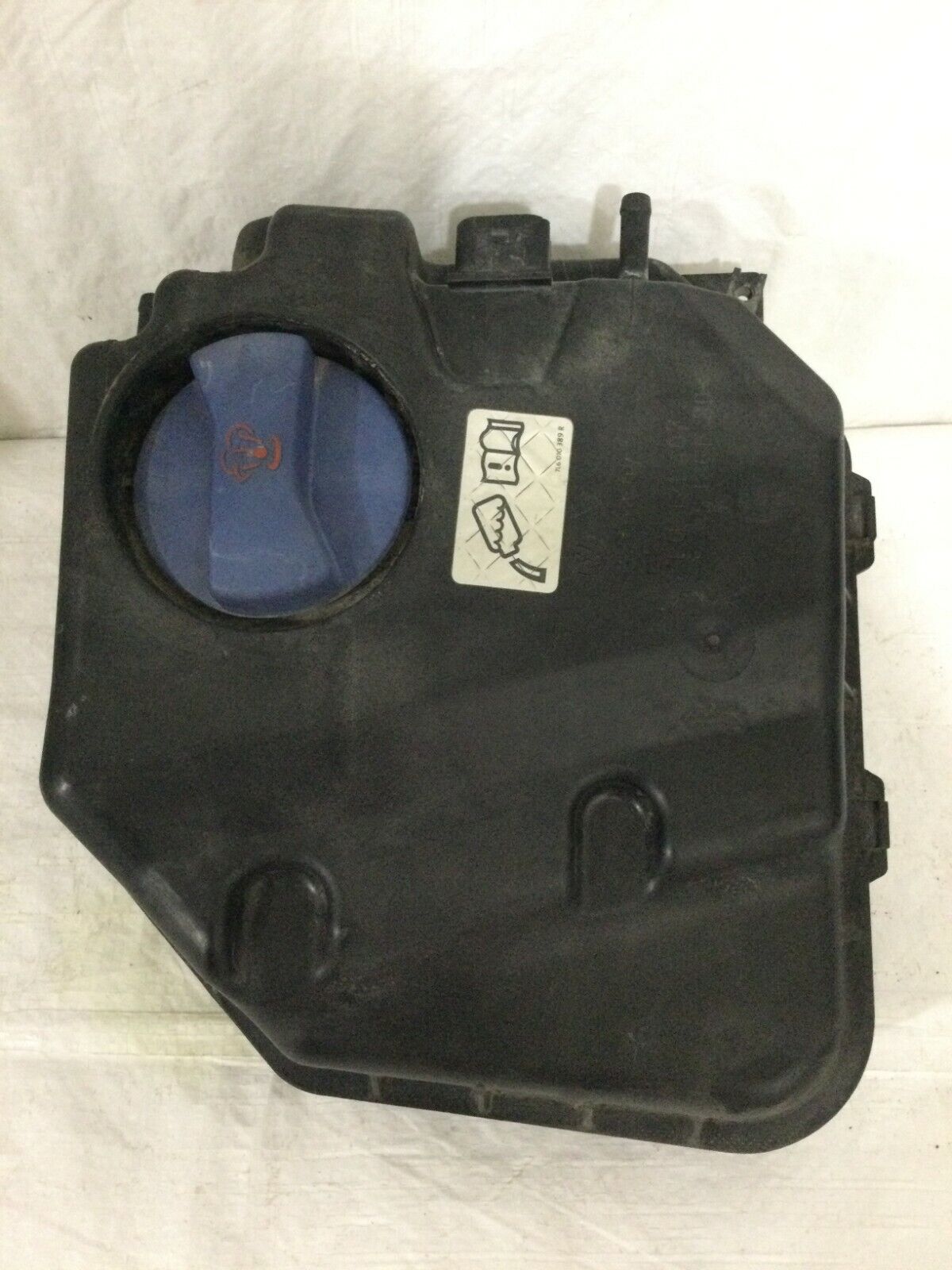 2007 Volkswagen Touareg Coolant Recovery Bottle OEM 3.6L 7L0121407E