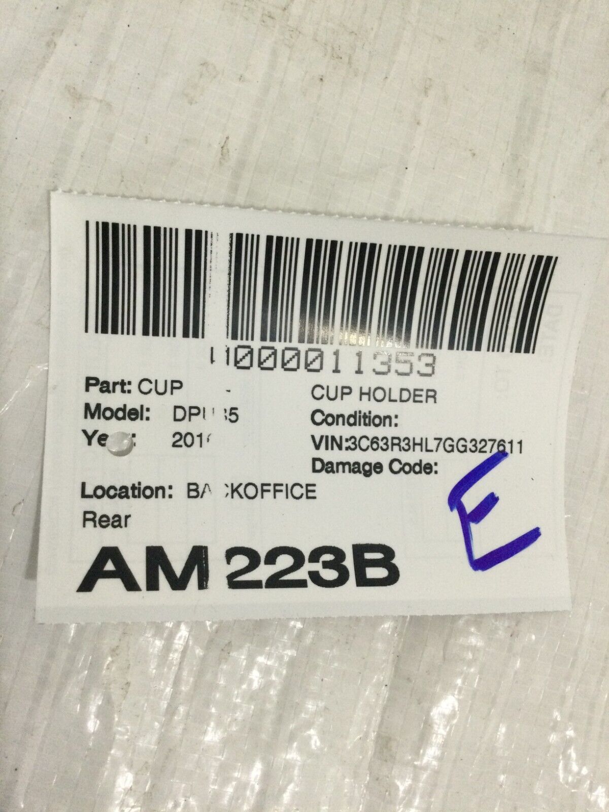 2016-2017 RAM 2500 3500 Rear Cup Holder ( Damage Clip )
