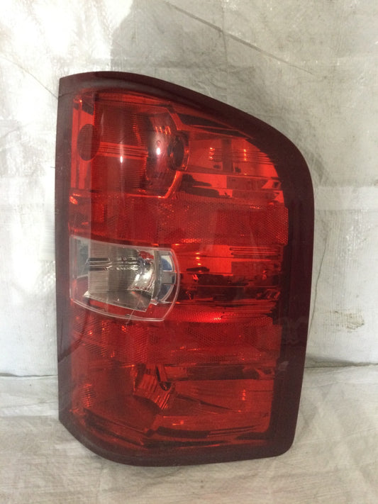 2013 Chevrolet Silverado 1500 Right Passenger Tail Light Assembly OEM 25958483