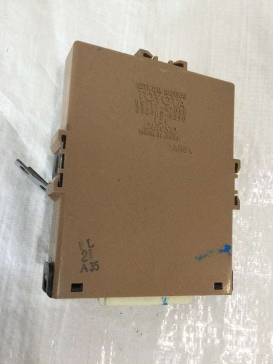 2009 Toyota Prius Network Gateway Control Module  89111-47050 OEM