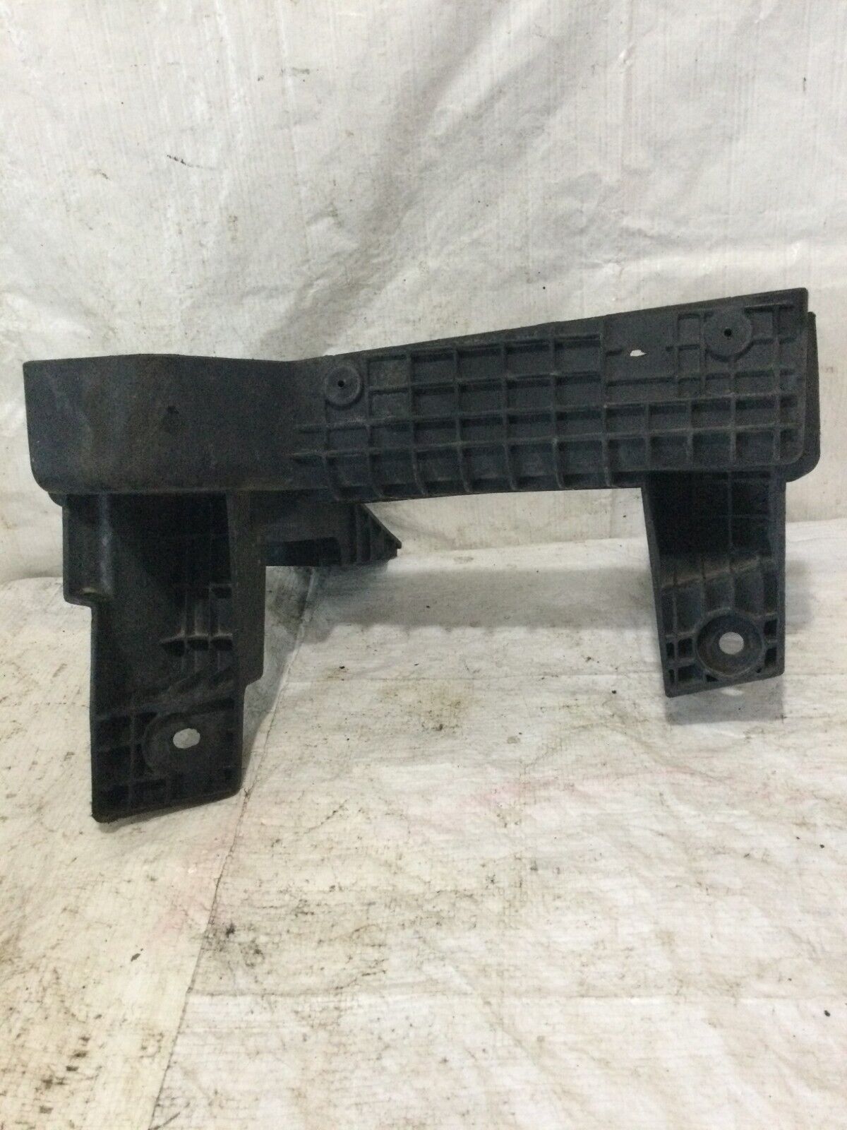 2007 Dodge Ram 3500  Air Cleaner Box Mounting Bracket OEM
