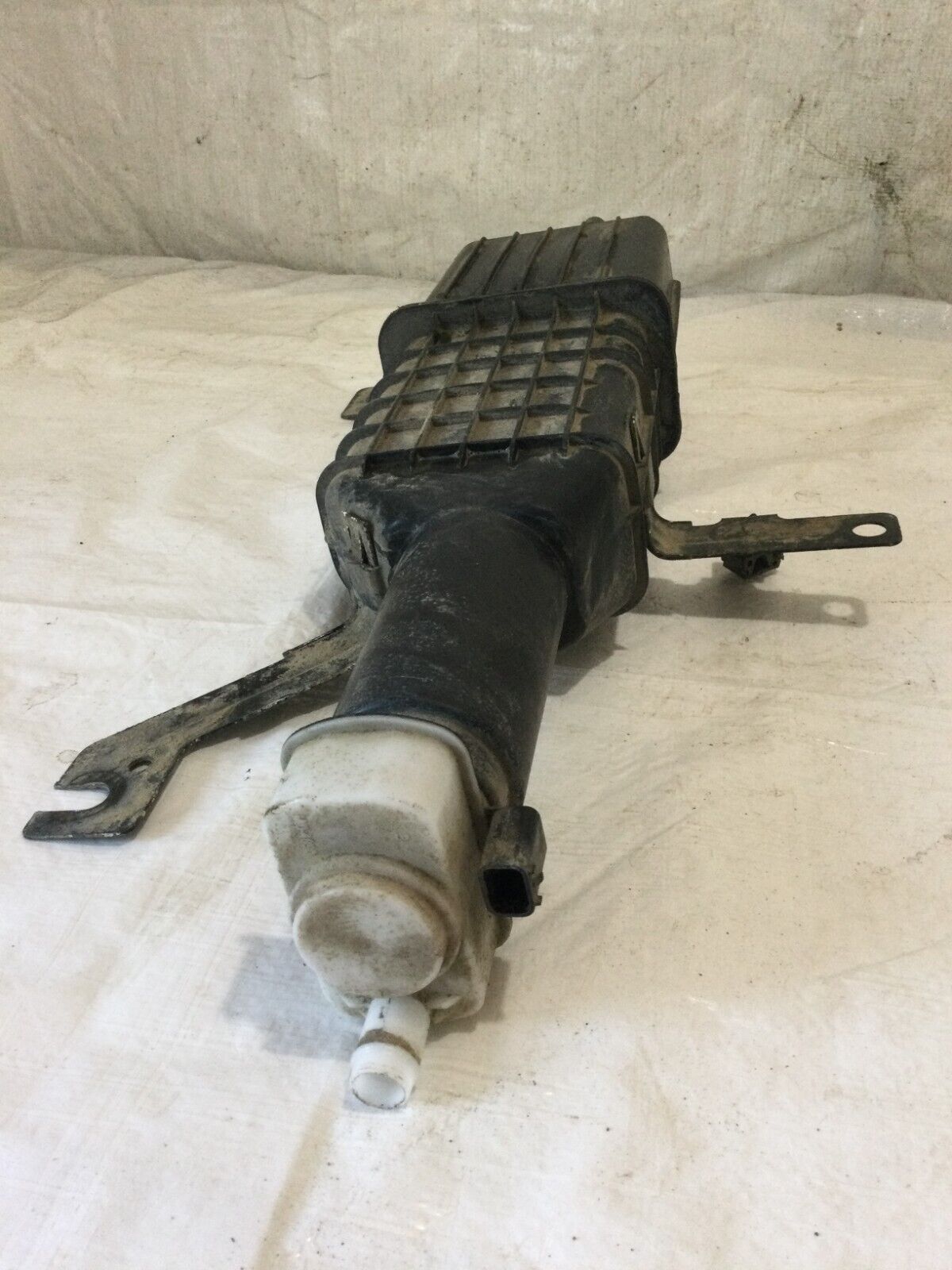 2017 Dodge Grand Caravan Fuel Vapor Charcoal Canister 05147119AC OEM
