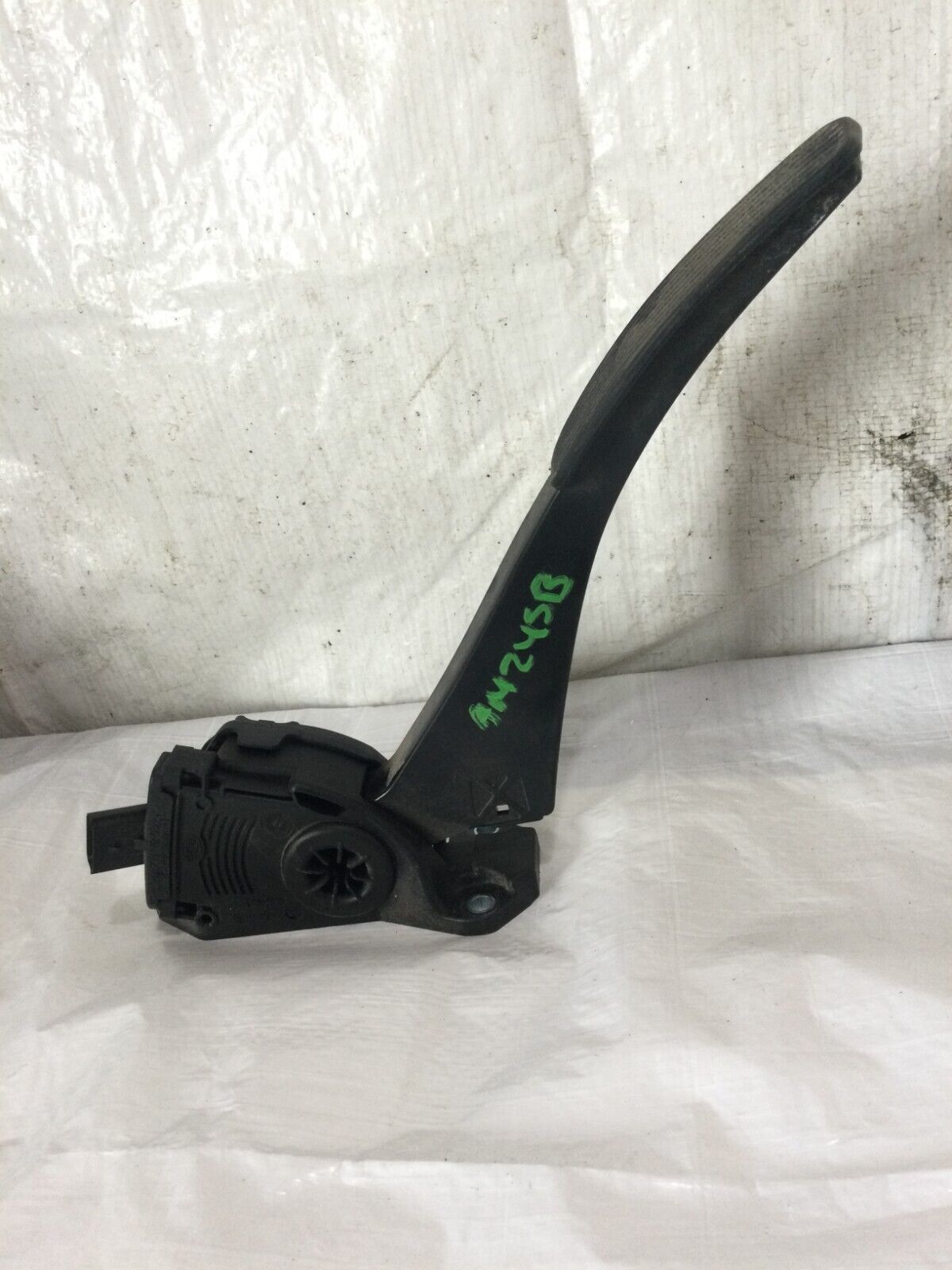 2017 Dodge Grand Caravan Accelerator Gas  Pedal  05281418AD OEM