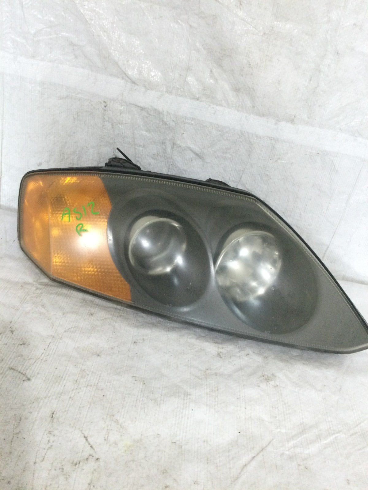 2003-2004 Hyundai Tiburon Right Passenger Side Headlight OEM 92102-2CXXX