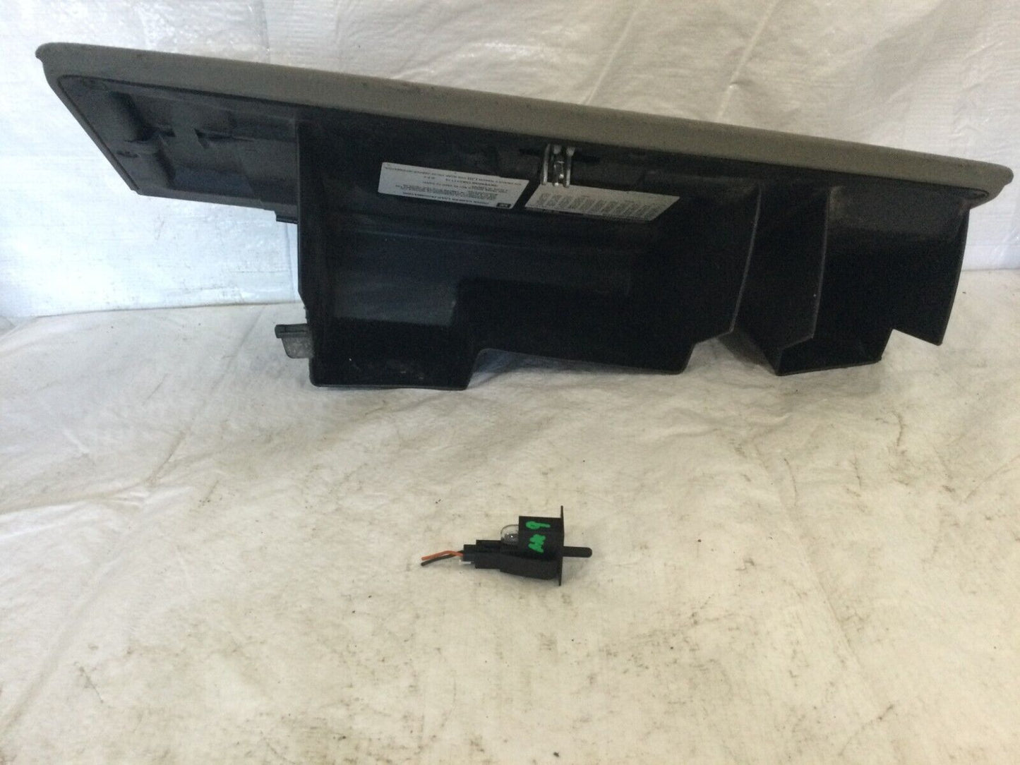 2003-2006 Cadillac Escalade EXT Glove Box W/ Light OEM