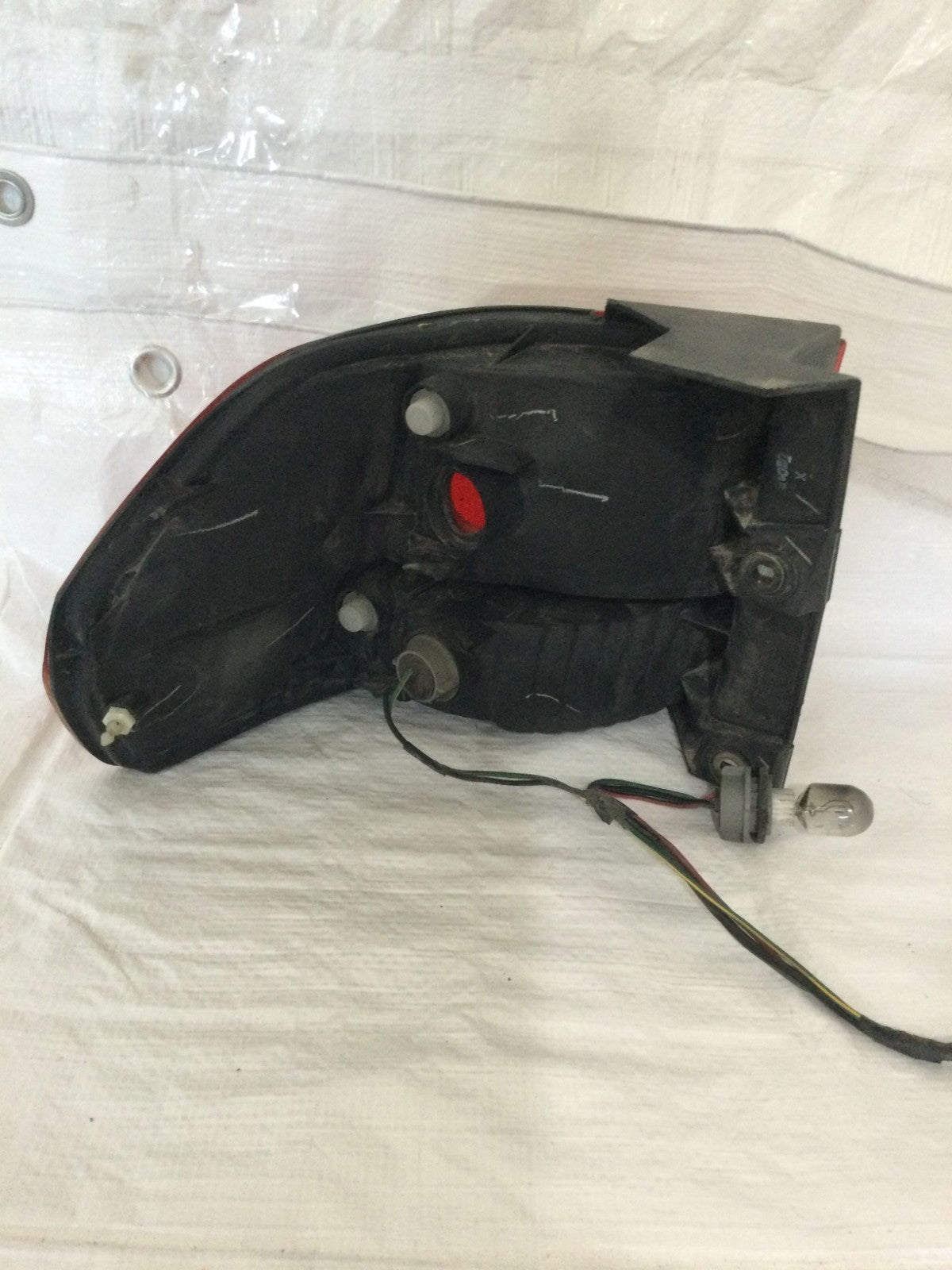 1999 - 2004 Honda Odyssey Tail Light Assembly Right Passenger Side MARKED DAMAGE