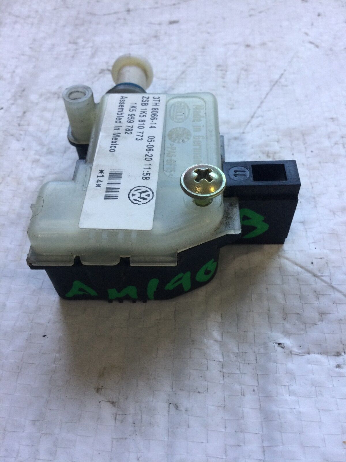 2006 Volkswagen Jetta Fuel Filler Door Lock Release 1K5959782 OEM