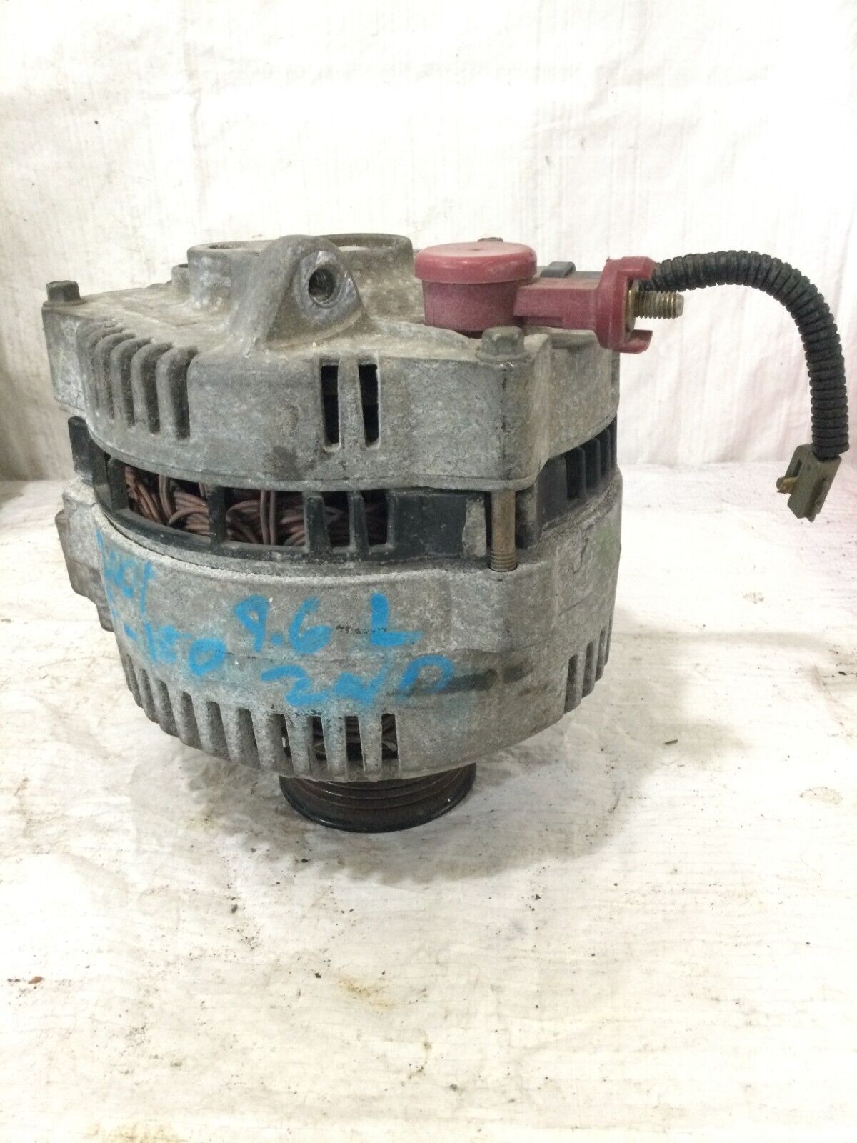 2007 Ford F-150 F150 Alternator Motor OEM ( DAMAGED )