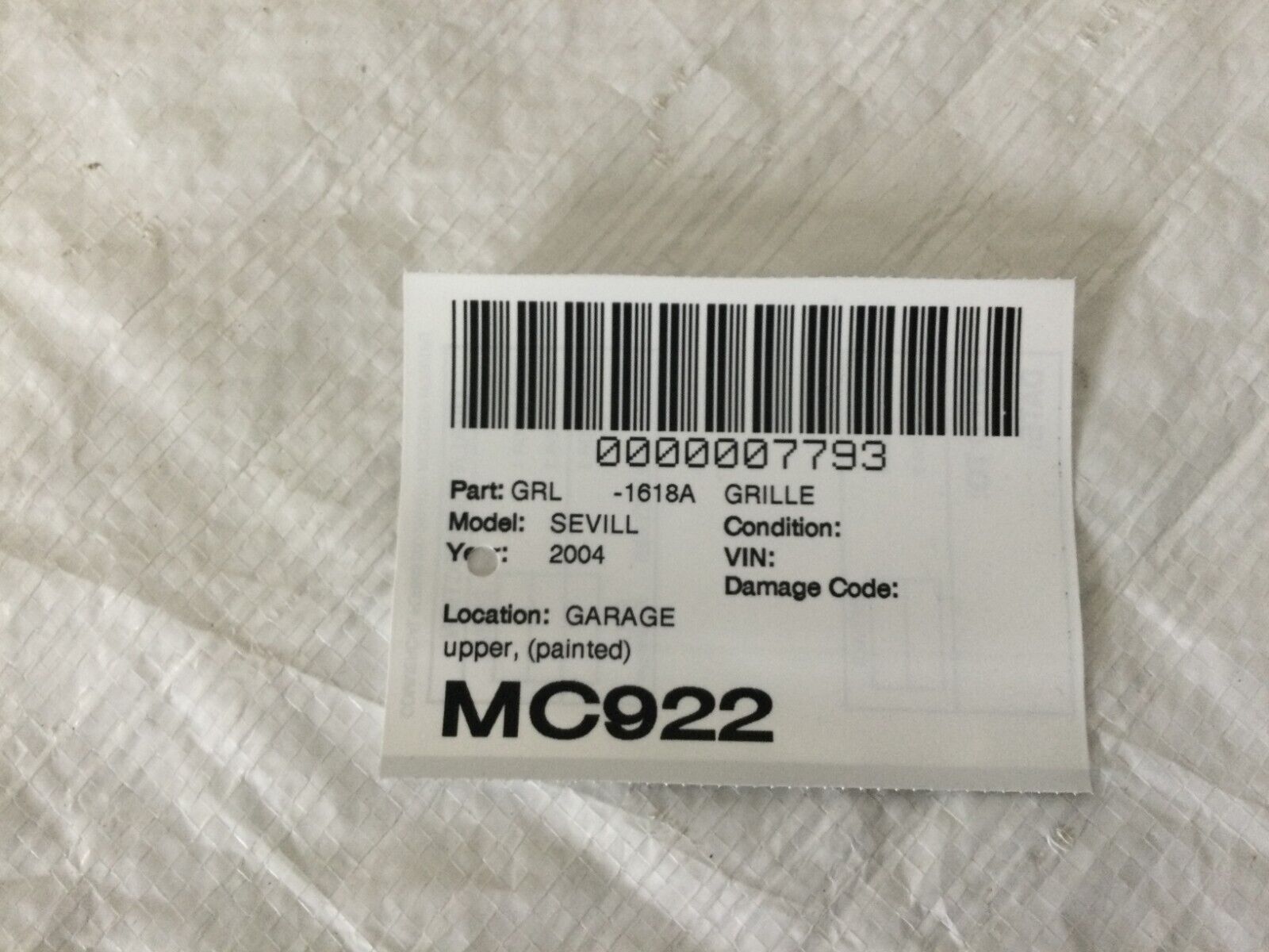 2004 Cadillac Seville Grille with Emblem 25653113