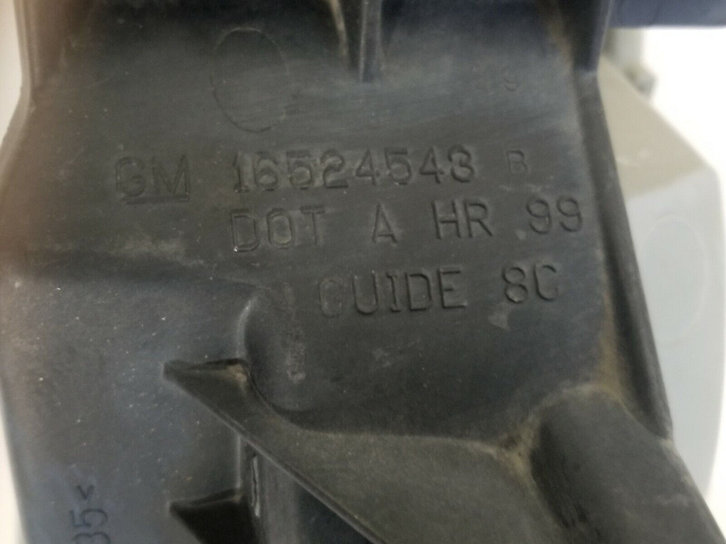 1999-2006 GMC Sierra 1500 LH Drivers Side Headlight Headlamp OEM 16524543