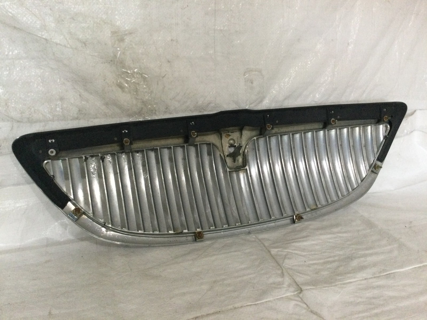 2003-2011 Lincoln Town Car Grille OEM 6W13-8200-AA