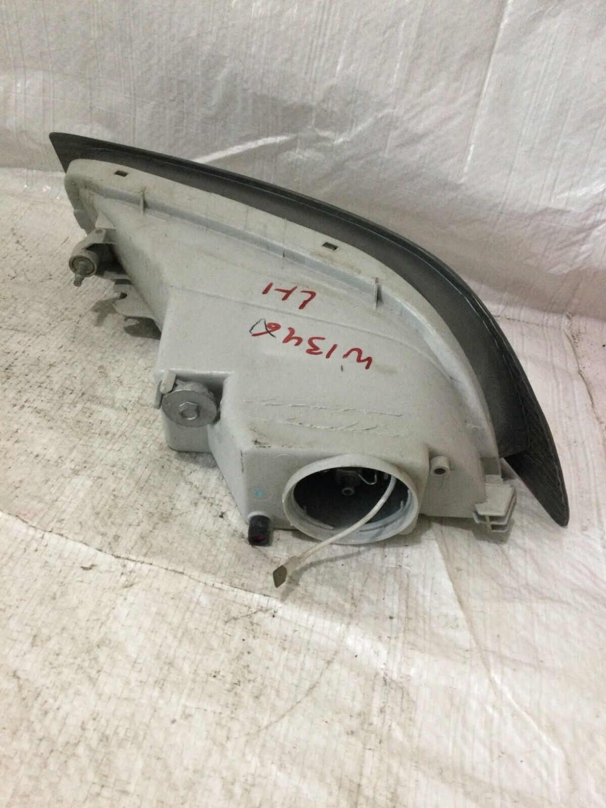2005 Toyota Sienna  Left Driver Side Fog Light Lamp OEM ( Chip Mark shown )