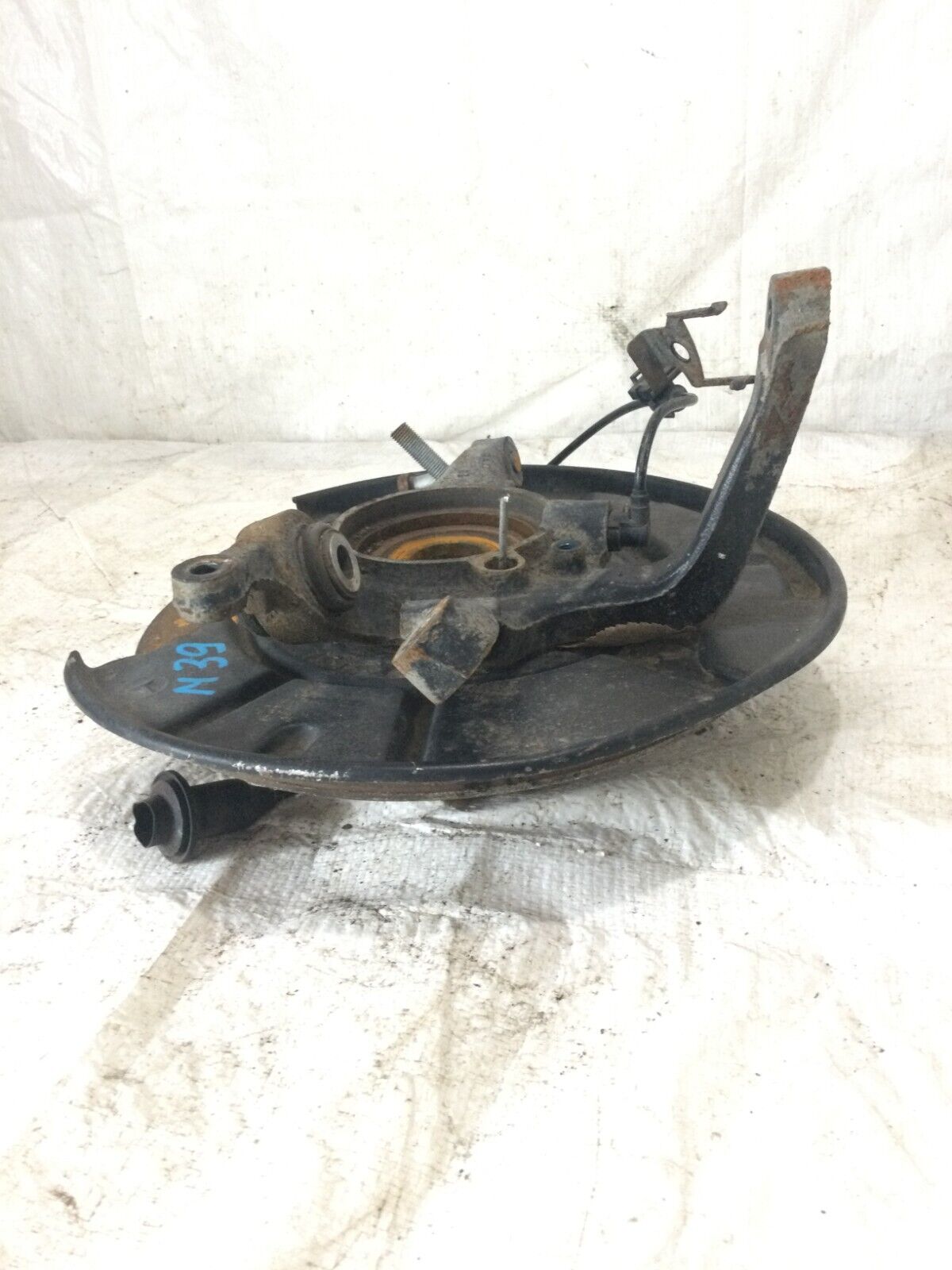 2004 Mercedes-Benz S-Class  Left Rear Spindle  Knuckle  Bearing Hub