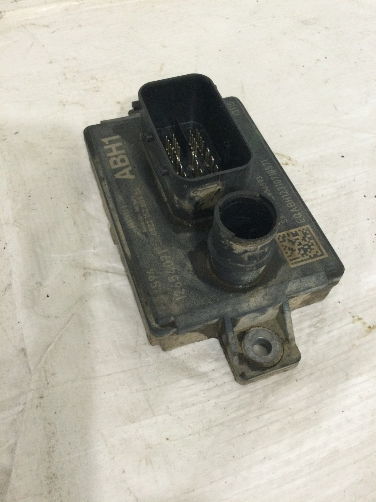 2014 GMC Sierra 2500 6.6L Glow Plug Control OEM 12654071