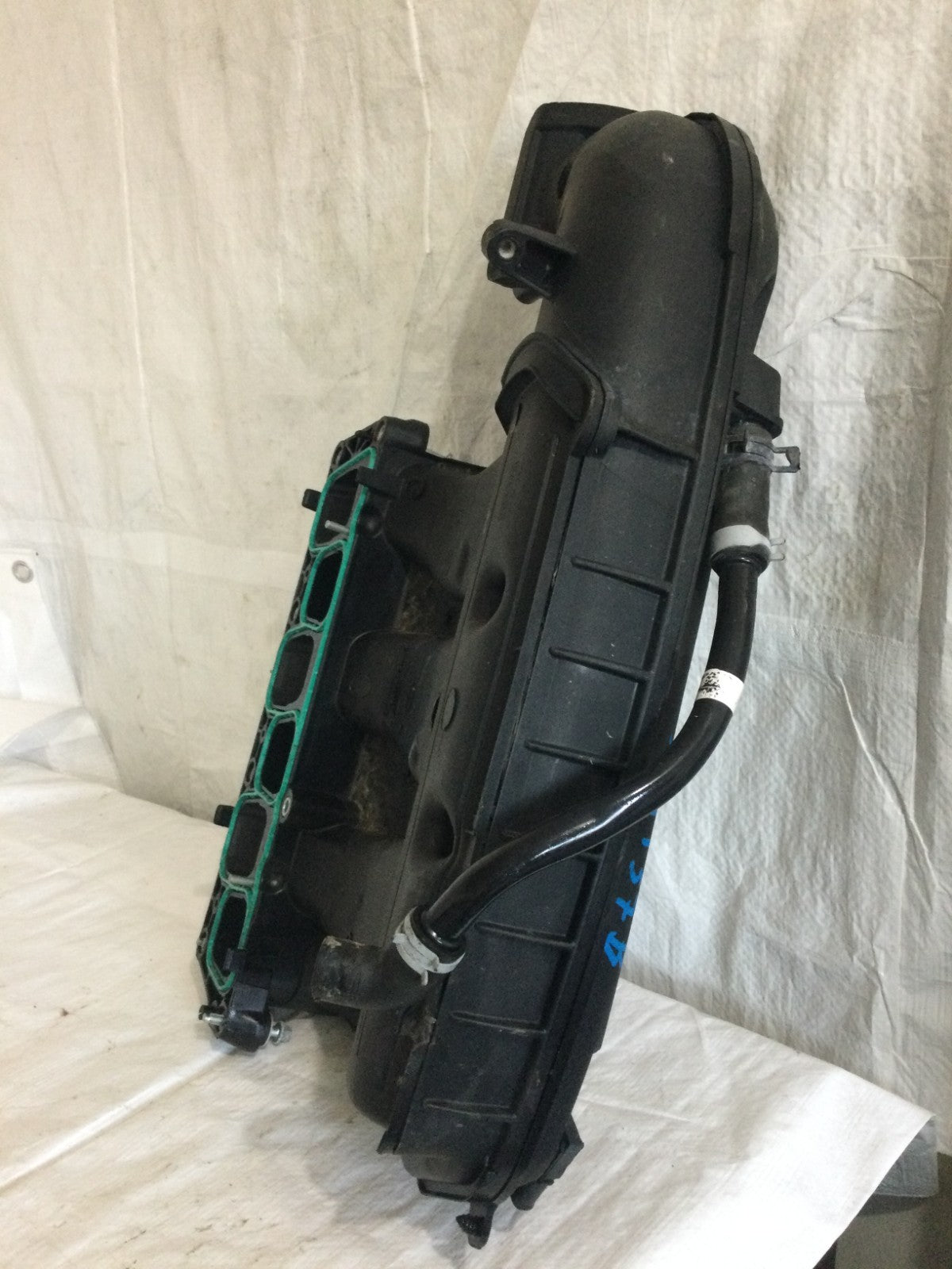 2017 Ford Explorer 3.7L Upper Intake Manifold OEM MARKED SCRATCHES