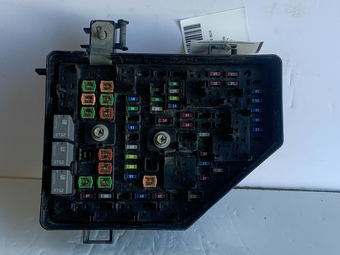 2003-2006 Cadillac Escalade EXT Under Dash Fuse Relay Junction Block OE 20832838