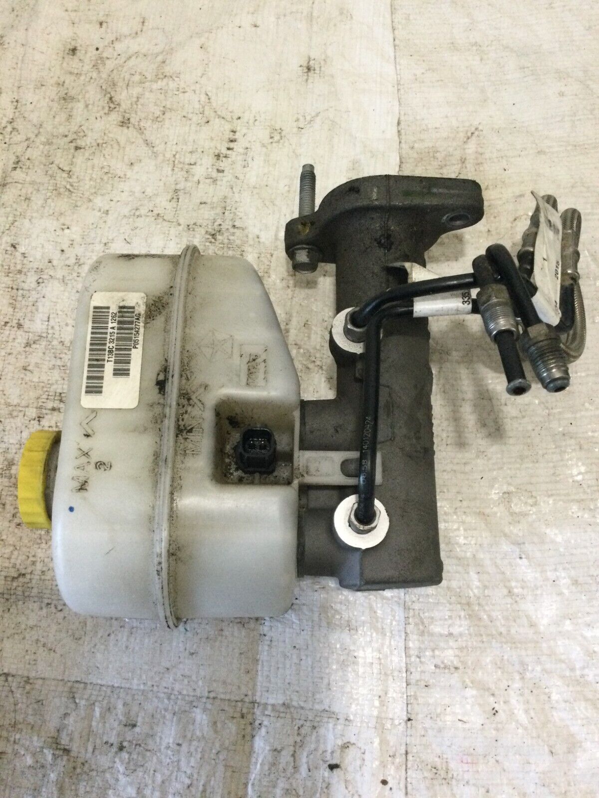 2017 Dodge Ram 2500 Master Brake Cylinder W/ Reservoir 05154277AG Hydro Boost