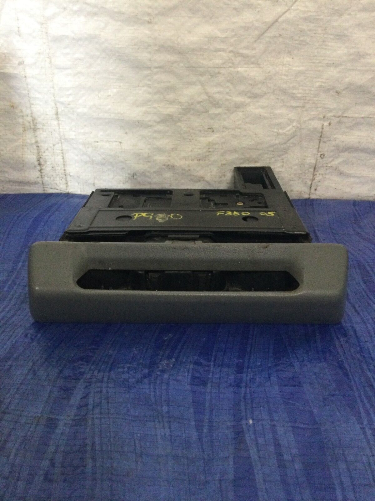 2005-2006 Ford F250 F350 Super Duty Cup Holder OEM