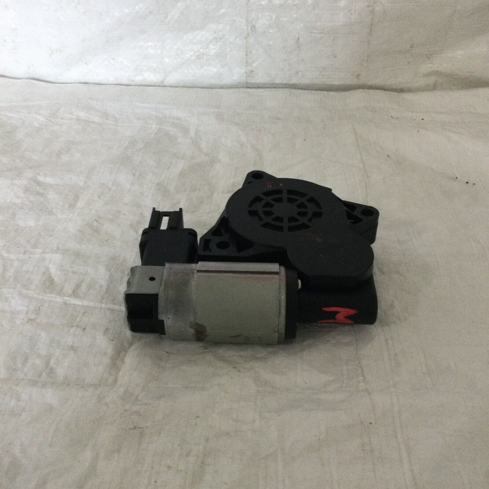 2004-2005 Mazda 6 Hatch Back Front Right Power Window Motor OEM GJ6A 5858X