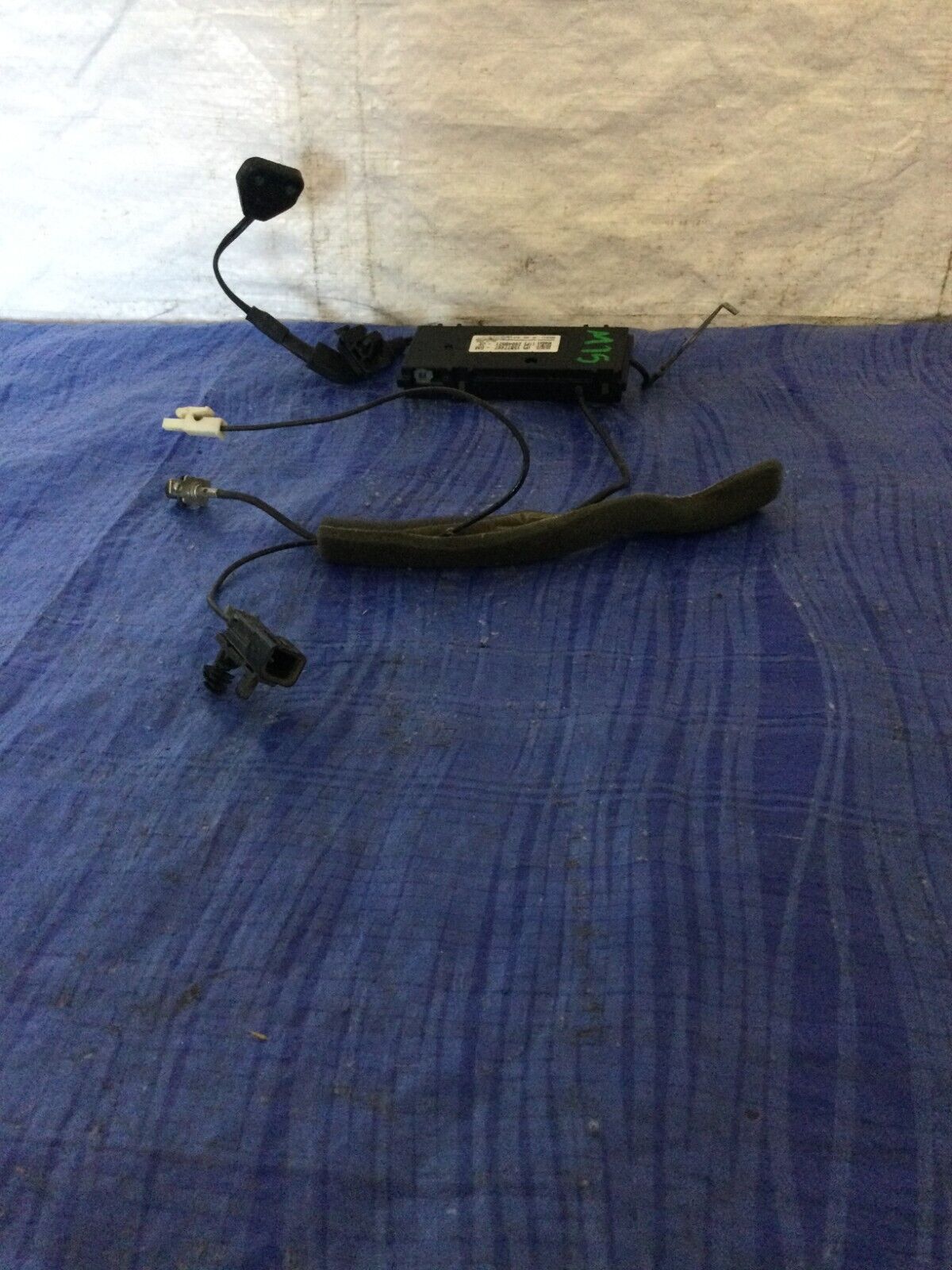 2007  Cadillac Escalade ESV Power Radio Antenna Control Module 15877497 OEM