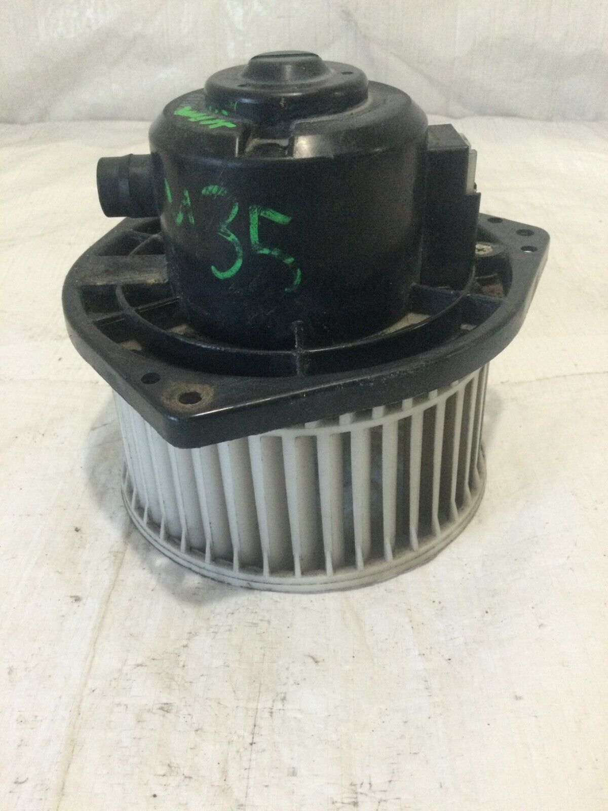 2001 Nissan Xterra A/C Heater Blower Motor OEM