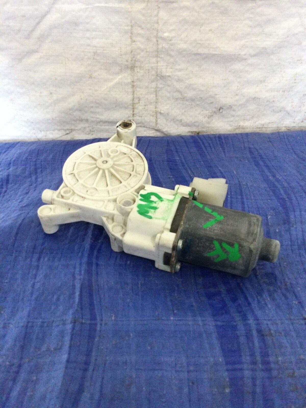 2007-2008 Cadillac Escalade ESV Right Front Power Window Motor OEM