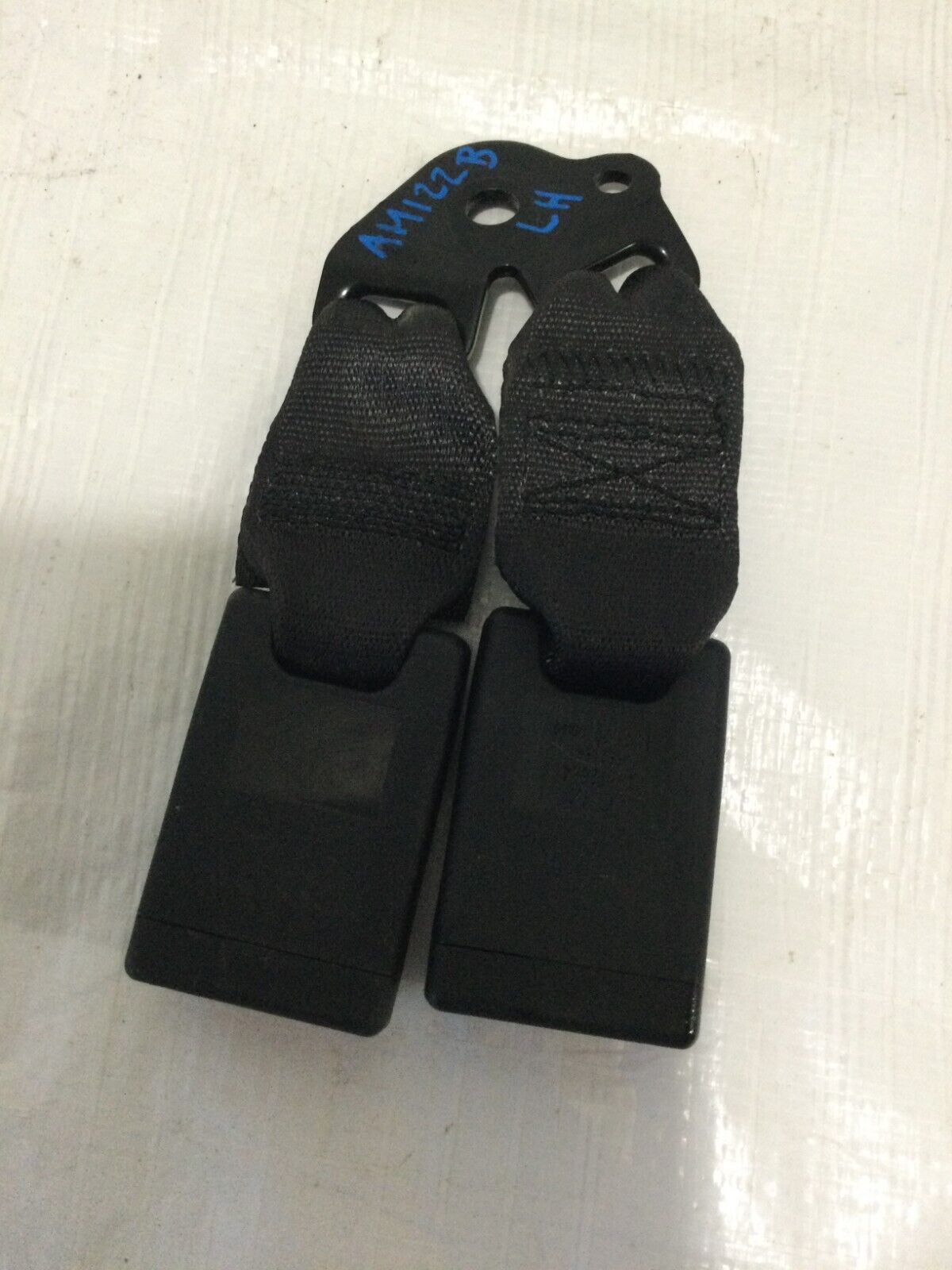 2018-2020 Buick Regal Rear Left Seat Belt Buckle OEM