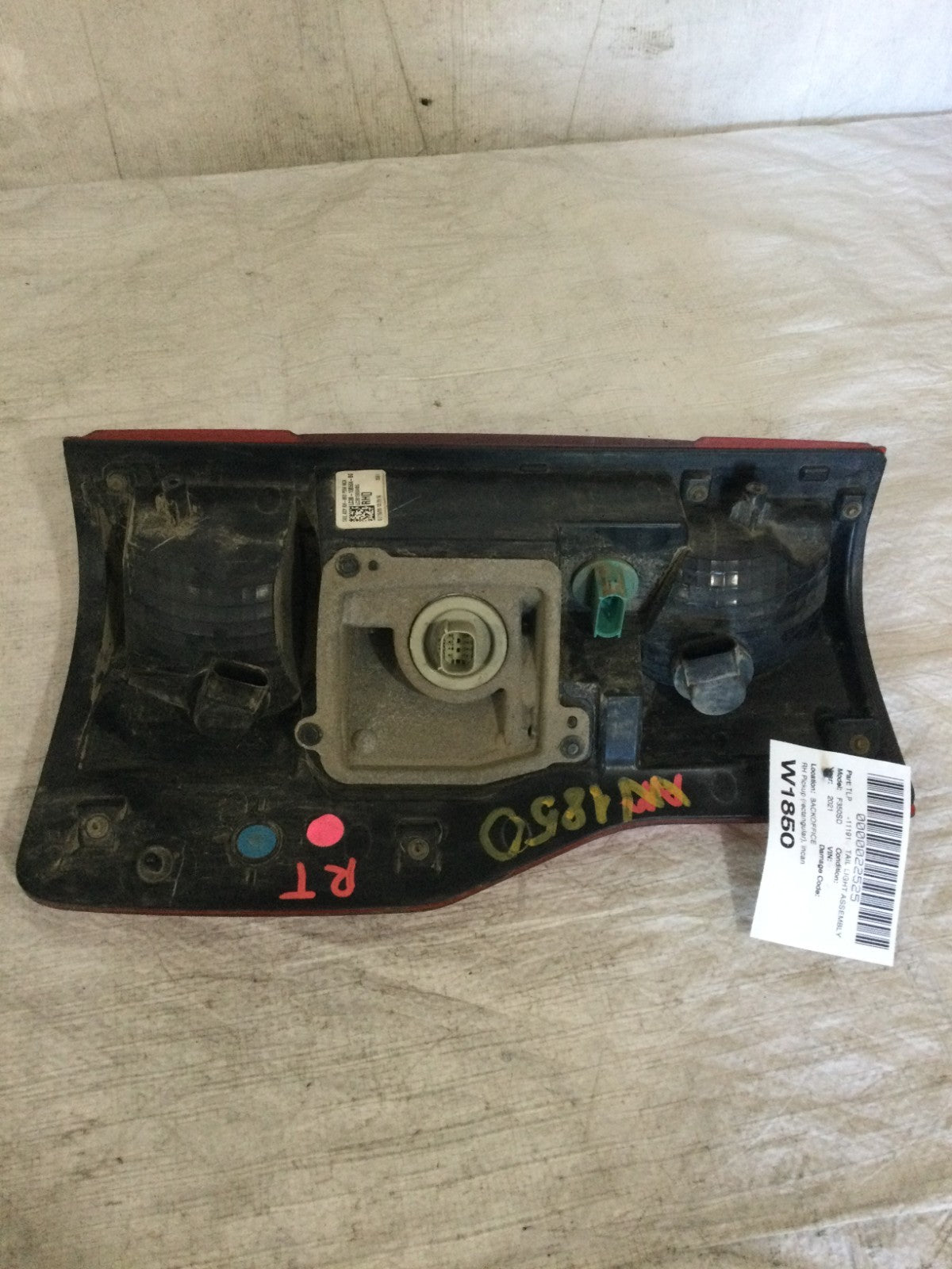 2021 Ford F350 Super Duty Right Passenger Tail Light OEM LC3B-13B504-BG