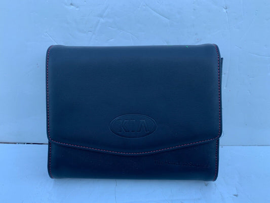 2016 Kia Sorento Owners Manual Kit With Leather Case OEM