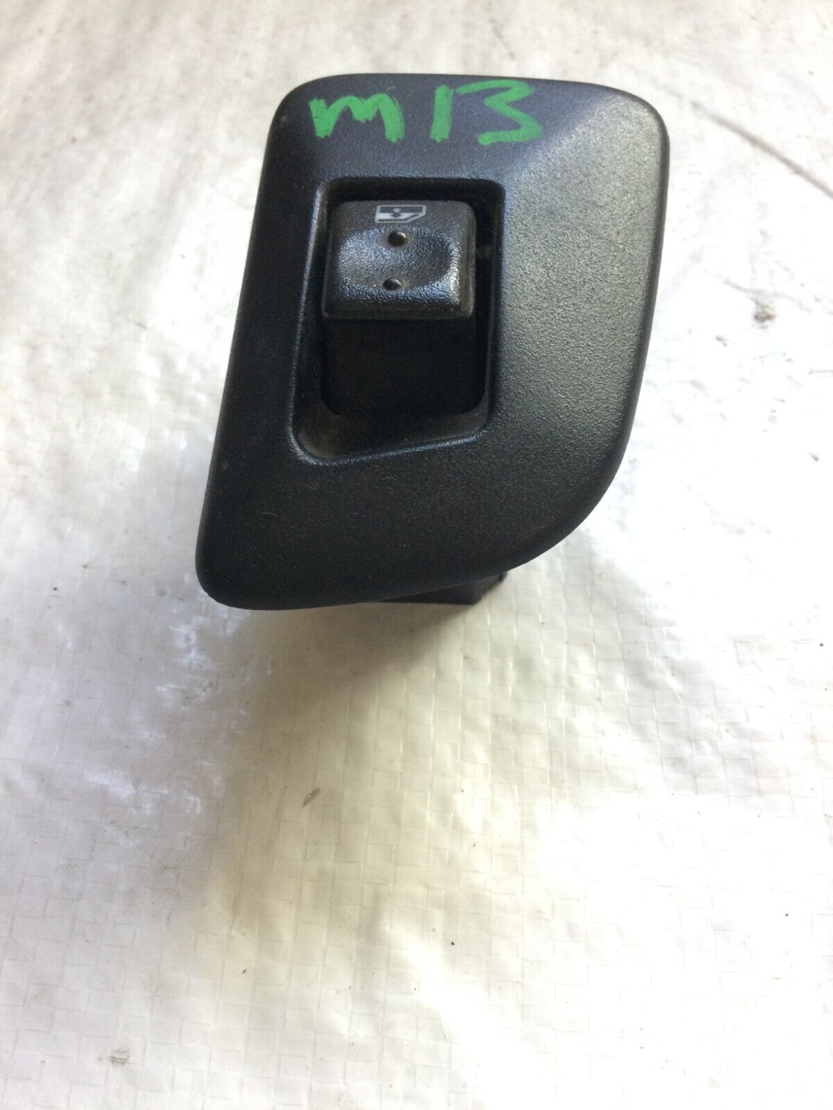 2003-2006 Cadillac Escalade Rear Right Door Window Switch OEM