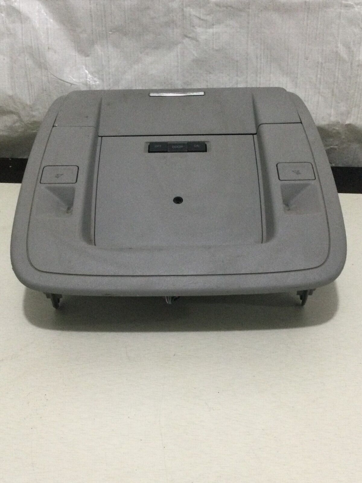 2018 Chevrolet Silverado 1500 Overhead Roof Console OEM 84145803