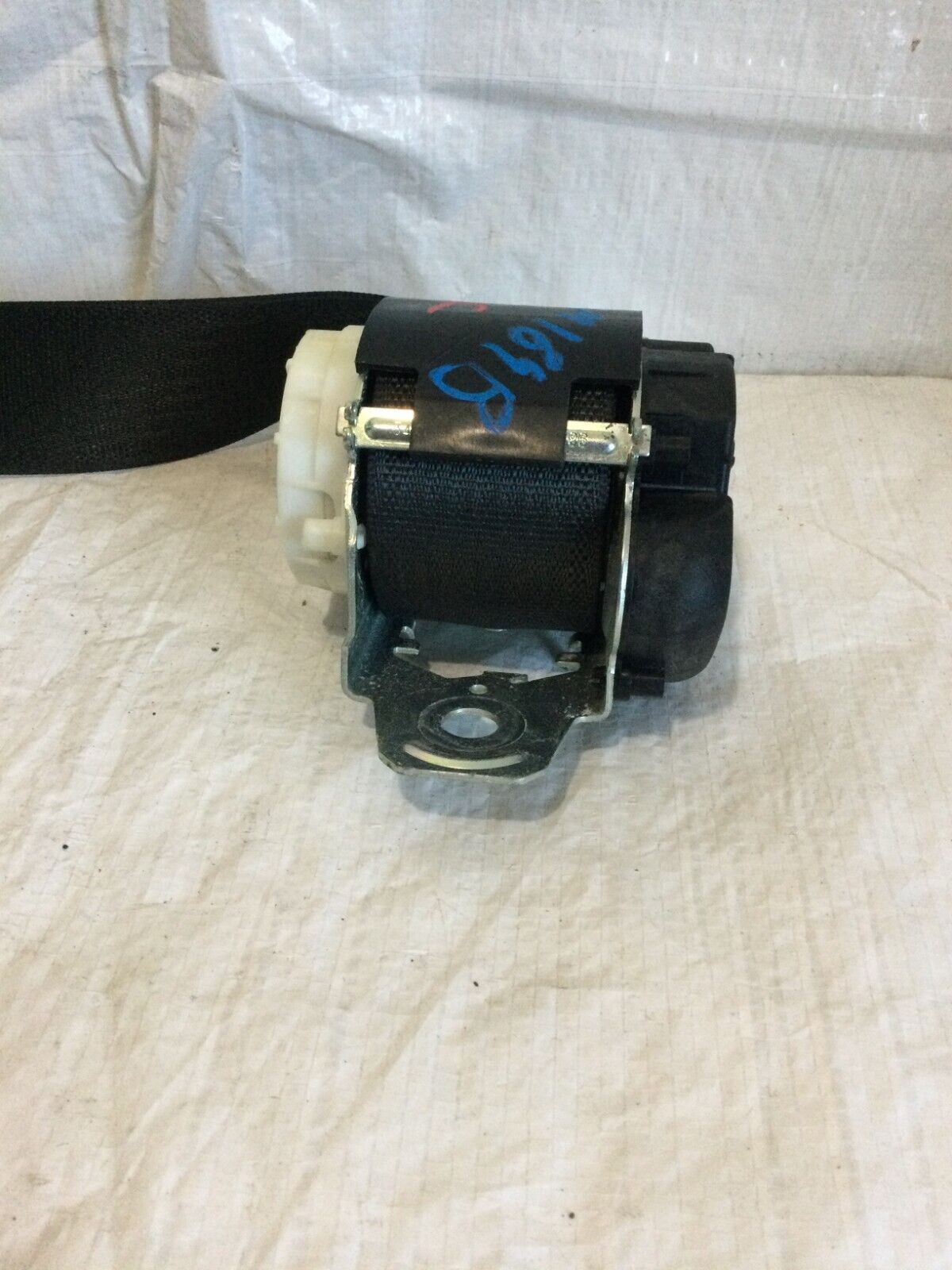 2019-2022 GMC Sierra 1500 Rear Center Seat Belt & Retractor 84506478 OEM