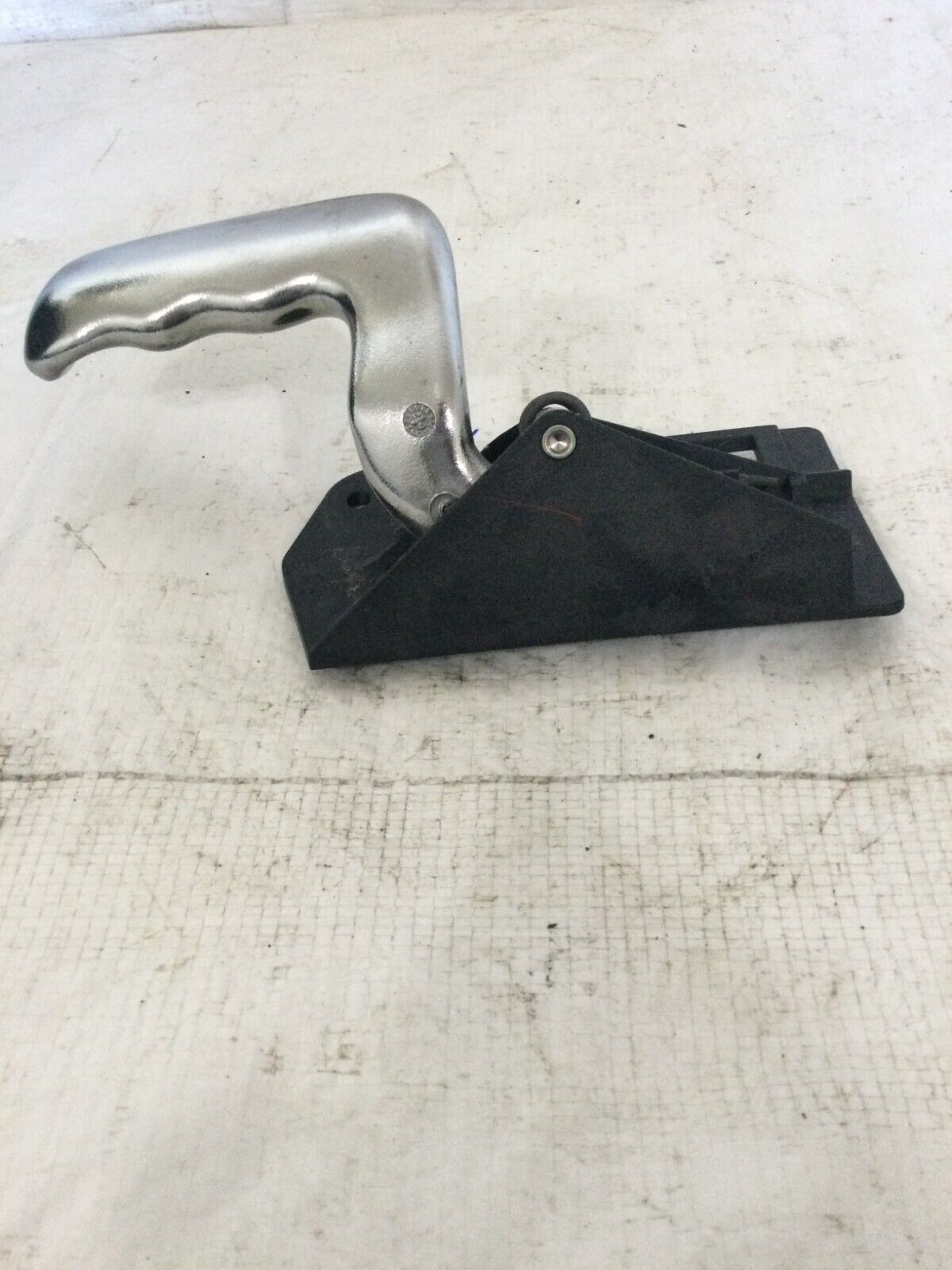 2003-2006 Cadillac Escalade EXT Right Rear Interior Chrome Door Handle OEM