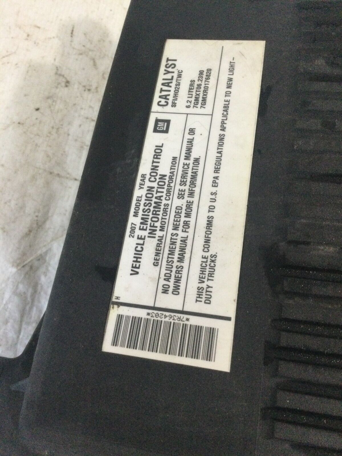 2007 Cadillac Esclade Air Box Cleaner Filter Assembly OEM