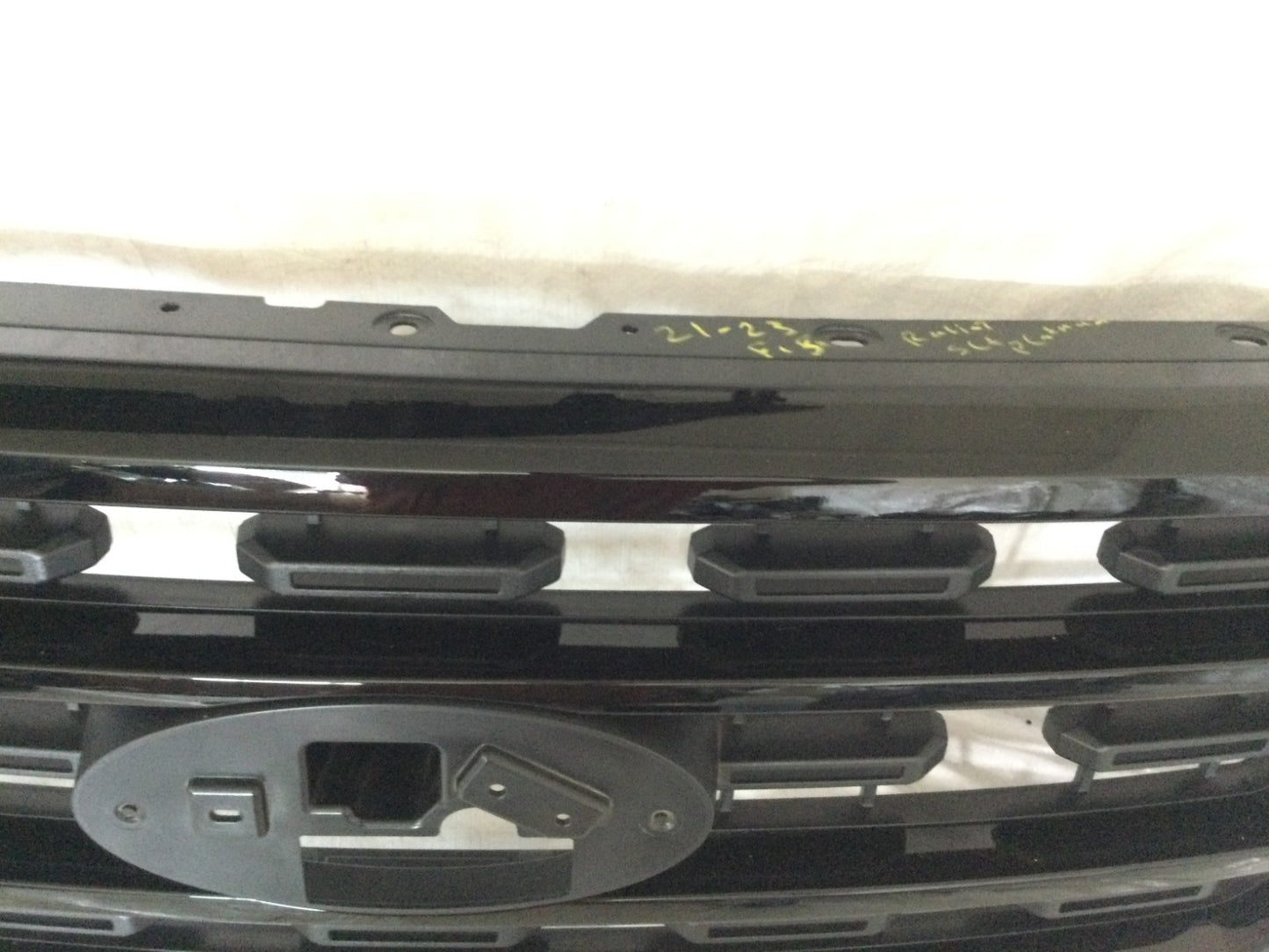 2021 - 2023 Ford F150 F-150 Front Upper Grill OEM ML34-8200-DF5GXT