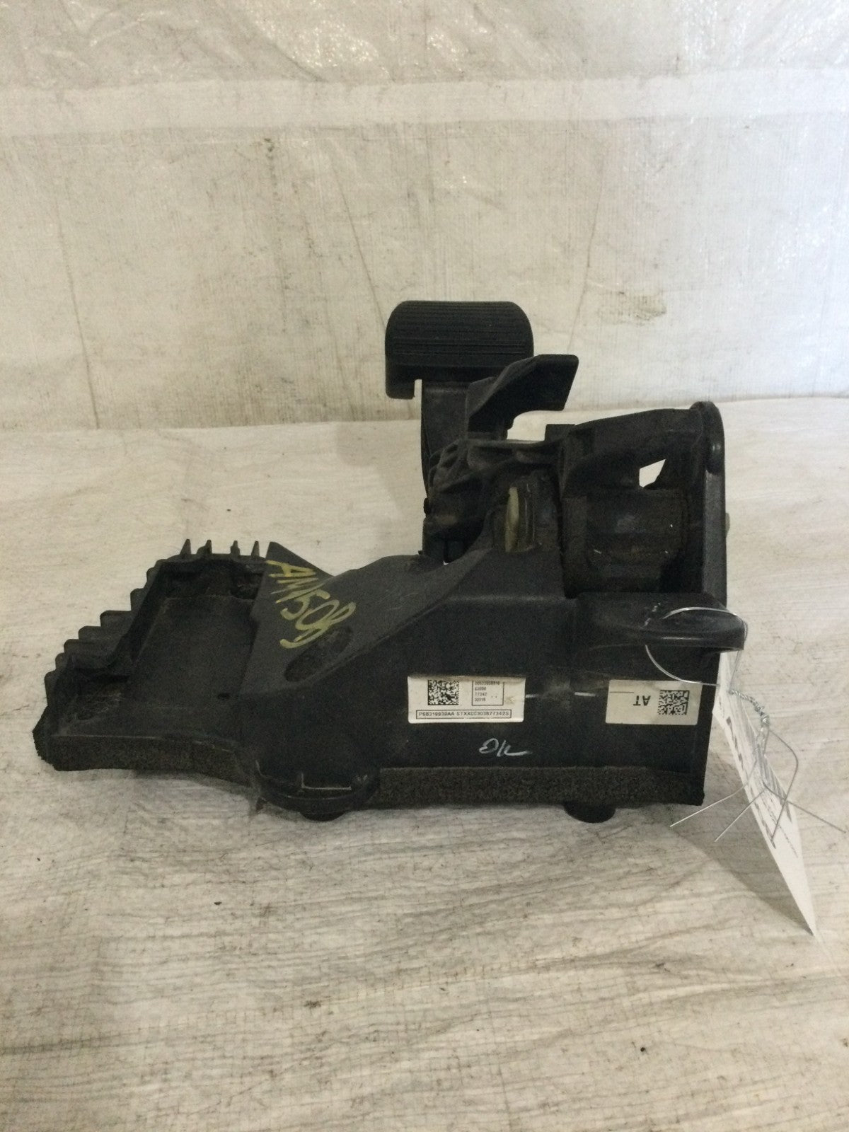 2019 Jeep Compass Brake Pedal Assembly OEM 68319939AA