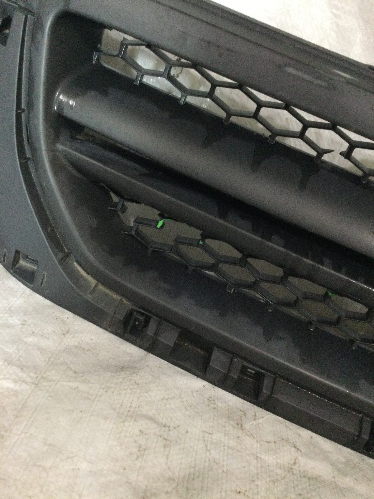 2003-2005 Honda Pilot Grille OEM MARKED LITTLE DAMAGE