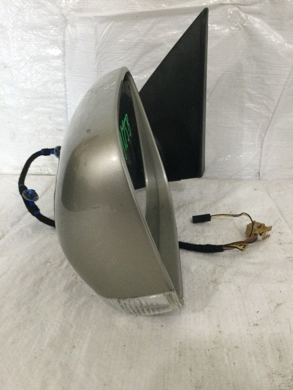 2004-2007 Volkswagen Touareg Side View Power Door Mirror Left Driver Side LH OEM