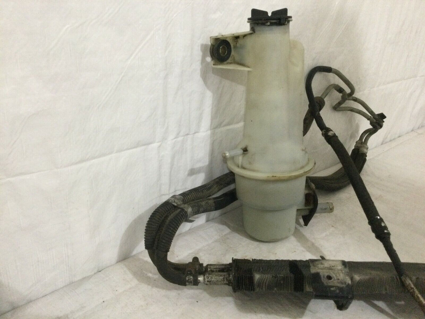 2005 Ford F-350SD Power Steering Reservoir W/ Intercooler OEM 6.0L Diesel